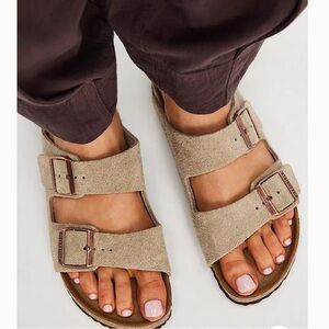 Birkenstock Arizona Soft Footbed Sandals in Taupe Suede